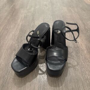 Zara Elegant Black Platform Heels
